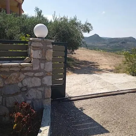 別荘 σπίτι στη εξοχή Néon Roinón