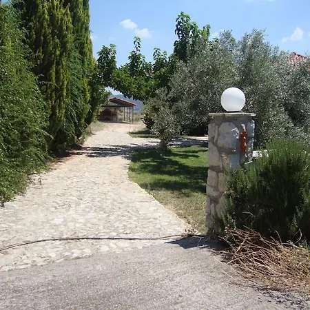 Ferienhaus σπίτι στη εξοχή Neon Roino